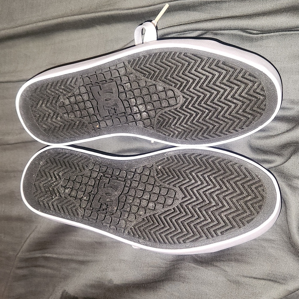 DC Platform Sneakers Women's Size 5 - Picture 4 of 8